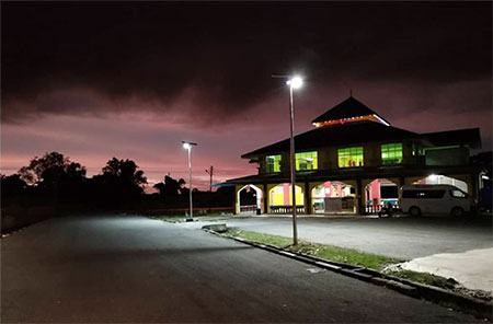 مشروع مصابيح شمسية 8000lm للمجتمع في ماليزيا