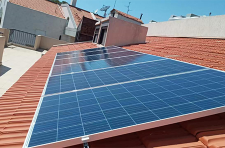 مشروع نظام الطاقة الشمسية الحكومي للقرية في لبنان 5.5 كيلو وات
