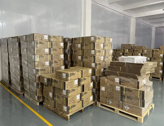 محول شمسي هجين خارج الشبكة 10 كيلو وات 3 مراحل